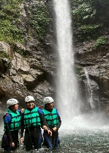 宜蘭南澳金嶽瀑布溯溪跳水｜今夏最夯體驗！親測避坑指南✨