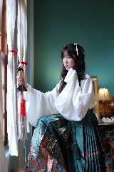 臺北迪化街漢服實測｜穿新中式逛老街超讚！隱藏版咖啡廳必拍📸