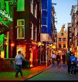 阿姆斯特丹紅燈區夜遊攻略✨2 小時徒步解鎖 “寬容之城” 的雙面魅力