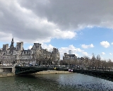 超抵！在家逛巴黎市政廳+吃歐洲零食？線上導覽套餐實測✨