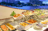 湄南河美食全攻略：從河畔餐廳到夜市小吃的舌尖之旅
