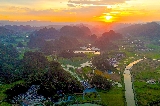 清遠夏日消暑全攻略:從峽谷漂流到瑤寨雲海,壹次玩轉山水與文化!