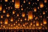 2025 清邁 Yee Peng Lanna 天燈節來啦！萬盞天燈點亮夜空，千年浪漫等你打卡～