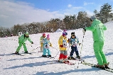 想在日本學滑雪？日本箱館山滑雪課程全攻略：初學者與親子首選！