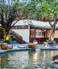 珠海御溫泉渡假村2天1晚四人潤心套票（住宿+早餐+溫泉+廟會晚餐+局部按摩+時光閑享+單車煙花遊戲券）