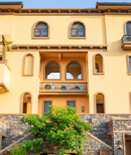 雲浮市新興悅天下森林秘境酒店（房 +早+溫泉+泳池）