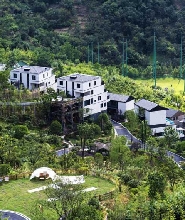 杭州臨安星泉谷度假村雙人住宿套票(房+早餐+溫泉票+泳池票)