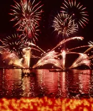 宮津燈籠流放花火大會包船觀賞：含票暢遊伊根舟屋、天橋立（傘松公園）(含晚餐)