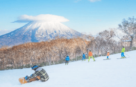富士山E線滑雪一日遊｜親子玩雪+溫泉超讚！行程規劃懶人包📝