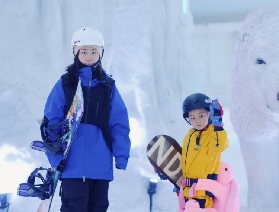 杭州雪極星城市滑雪中心（雙板）4小時滑雪票(含雪具)