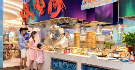 到珠海長隆企鵝酒店自助餐廳，與萌趣企鵝近距離接觸！