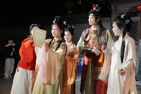 東莞石碣跟著「花神」巡遊袁崇煥紀念園