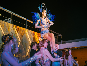 ✨泰國芭提雅海天盛筵男模海上餐廳全攻略｜美人魚表演 + 豪華自助餐 + 預訂指南