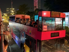吉隆坡夜遊實測｜雙層敞篷巴士睇夜景！避坑貼士大公開✨