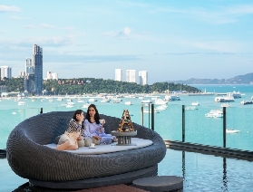 芭堤雅必沖！希爾頓 Drift 海景下午茶，三層塔 + 無敵海景絕了！