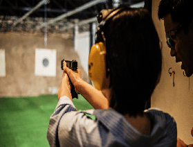 從單打獨鬥到雙人協作：射擊場裏的社交新範式