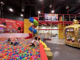 實測馬來西亞The Parenthood！倫敦街頭公園玩一天不膩？🤩