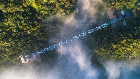 2025清遠雙峽必去攻略：天門懸廊與雲天玻霸高空體驗指南