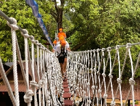 布吉天際叢林飛躍，滿足斯米蘭潛水遊客的冒險渴望