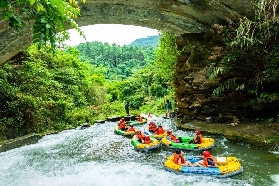 🌿清遠英西峰林老虎谷溶洞漂流項目攻略：夏日穿越喀斯特秘境的奇幻之旅
