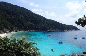 布吉島經典跳島與文化探秘全攻略：從碧海秘境到古剎風情