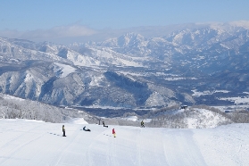 日本長野滑雪｜白馬五龍滑雪場：適合新手的超長雪季與頂級粉雪體驗