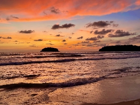 布吉卡倫海灘私藏玩法！2 公裏靜謐海岸 + 橘子海日落，避世度假黨必沖
