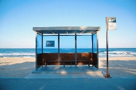 擁有果凍海的咖啡之城！BTS車站、白沙灘浮潛，還是《鬼怪》取景地！