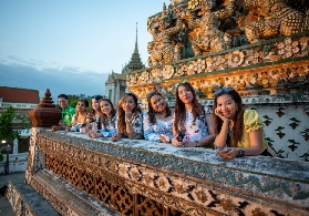 曼谷自由行必體驗：夜探古寺與唐人街，7 小時盡覽城市雙面魅力