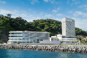 熱海必去！日本最大露天站立溫泉實測✨ 這間海邊SPA讓我不想走