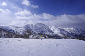 北海道Kiroro滑雪場｜中高級玩家必衝粉雪線！夜滑+山頂景觀超讚🔥