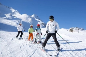 滑雪選白馬還是北海道？這篇比交通/價格/安全