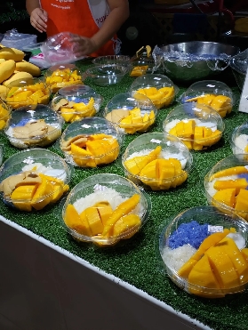 芭堤雅必沖！中天海灘夜市，靠海吃爆才是正確打開方式