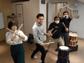 東京太鼓體驗實測｜50分鐘汗流浹背卻超讚！小團教學太沉浸✨