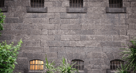 墨爾本監獄實測｜百年黑暗傳奇藏天際線！避坑+紀念品亮點全公開✨