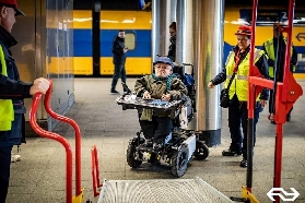 阿姆斯特丹機場→市區超讚NS火車！實測避坑+行程規劃懶人包✨