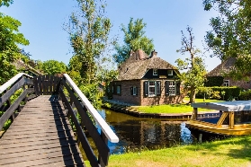 荷蘭羊角村一日遊實測｜無車水鄉+遊船+風車村！這些細節超讚💦