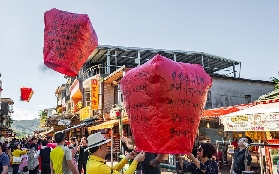 臺北包車一日遊實測！九份/野柳這樣玩才不踩雷✨