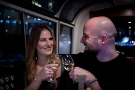 阿姆斯特丹運河夜船實測｜7款酒+起司吃到飽！世界遺產區浪漫到哭✨