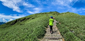 「實測合歡山2天1夜」百嶽入門超抵！3座百嶽+草原秘境一次玩齊💯