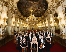 維也納之夜的皇家盛宴：美泉宮夜場觀光 + 經典音樂會深度體驗