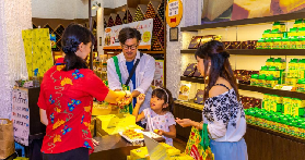 沖繩鳳梨園實測！🍍 鳳梨漢堡+酒廠品酒+伴手禮全攻略 避坑看這篇