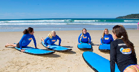澳洲衝浪初體驗｜零基礎在努沙岬站板成功！保姆級攻略看這篇✨