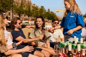 阿姆斯特丹運河遊船｜無限暢飲+17世紀遺產超讚✨