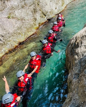 宜蘭扇子瀑布溯溪實測｜親子/寵物友好！夏日避暑秘境超讚✨