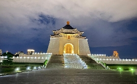 臺北夜跑實測｜用腳踩出政經核心夜色！附3個必避坑點✨