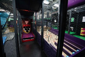 臺灣人試玩香港最大室內運動場！IWall超體感真的讚？🤩