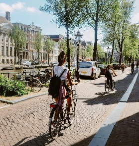 阿姆斯特丹自行車之旅實測｜像當地人逛運河的隱藏玩法✨