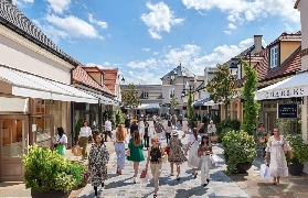 巴黎河谷購物村實玩｜露天精品+豪華接送超讚！品牌折扣挖到寶💎