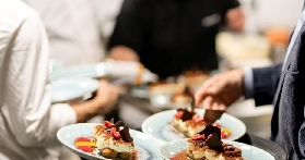 巴黎塞納河意式晚餐遊船｜超讚體驗！這些細節你要知道🤩